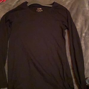 Black long sleeve fits small or youth 12